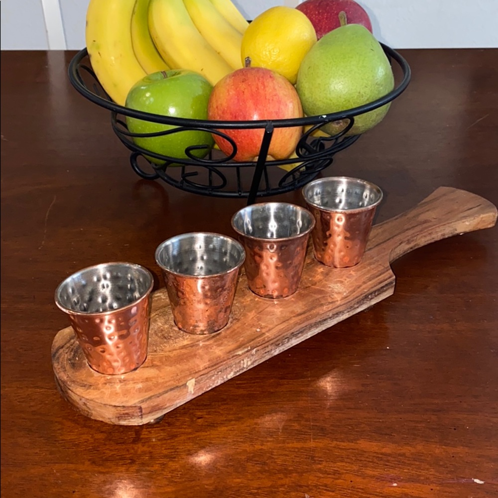 Set of shot glasses on wooden paddle - Picture 1 of 9